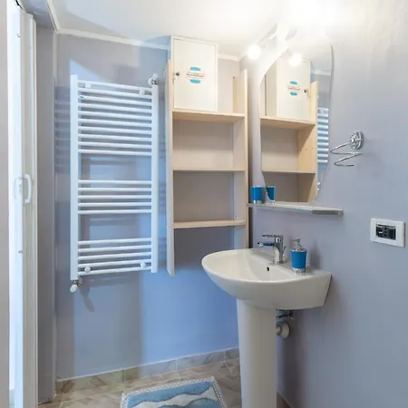 Parcheggio Gratis - 10min Aeroporto - Vista Mare Apartment
